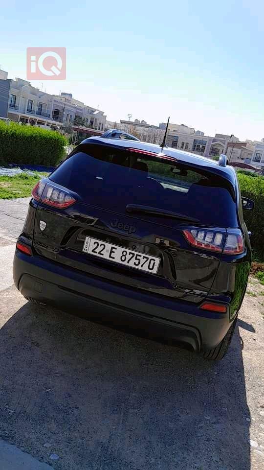 جیپ شیرۆکی